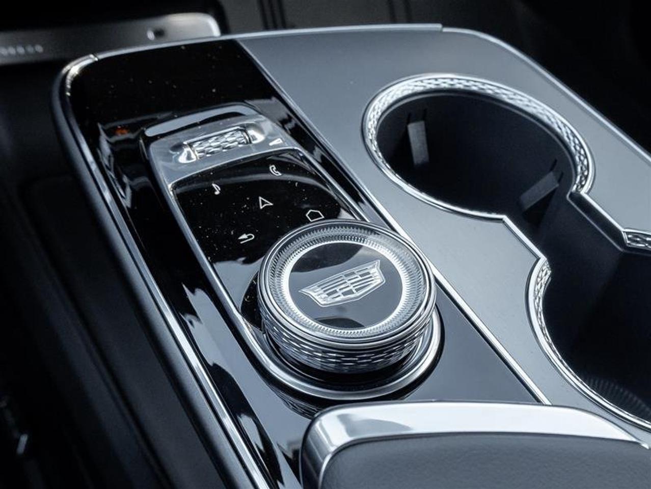 2027 Cadillac LYRIQ-V V Photo