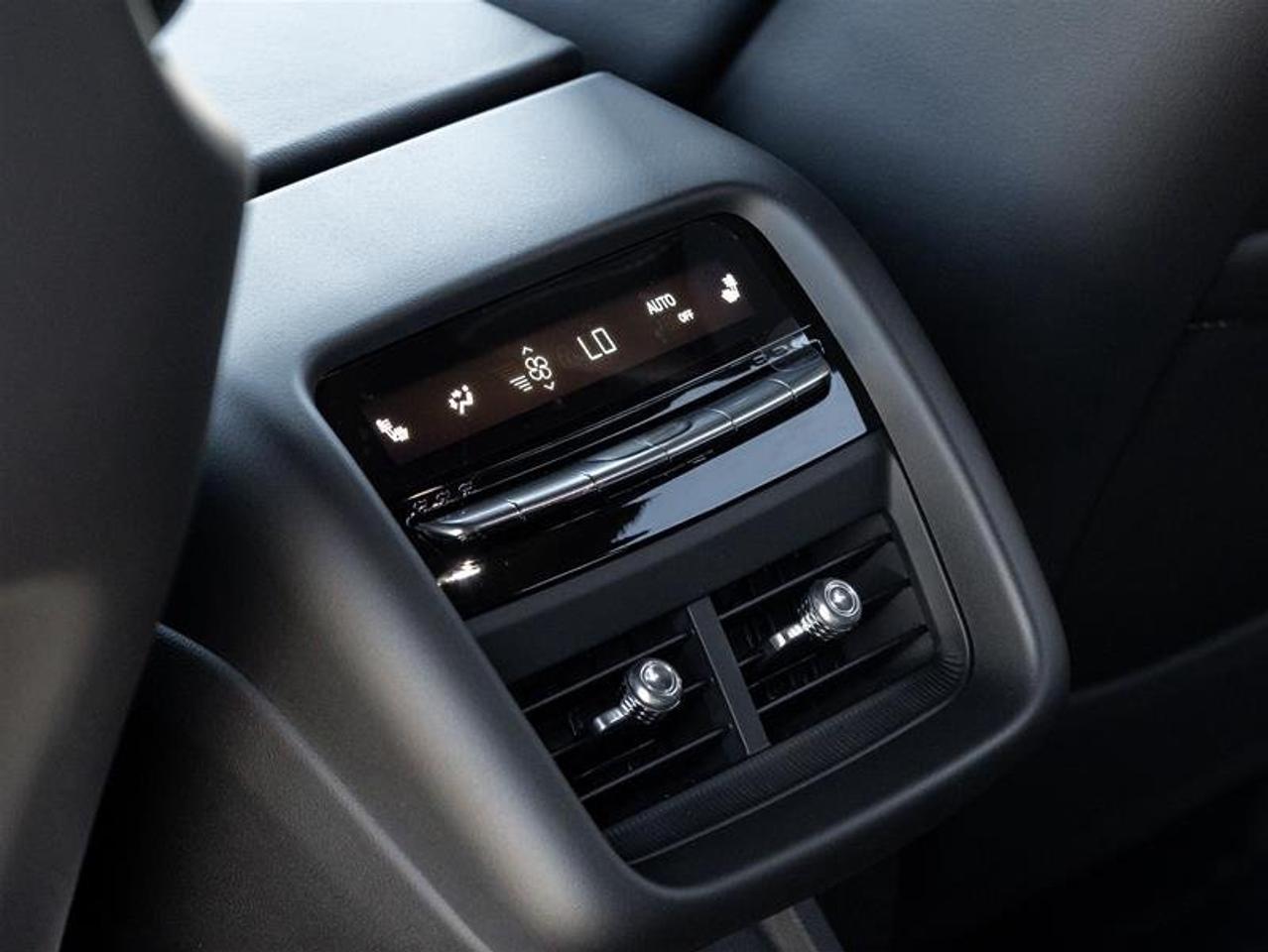 2027 Cadillac LYRIQ-V V Photo