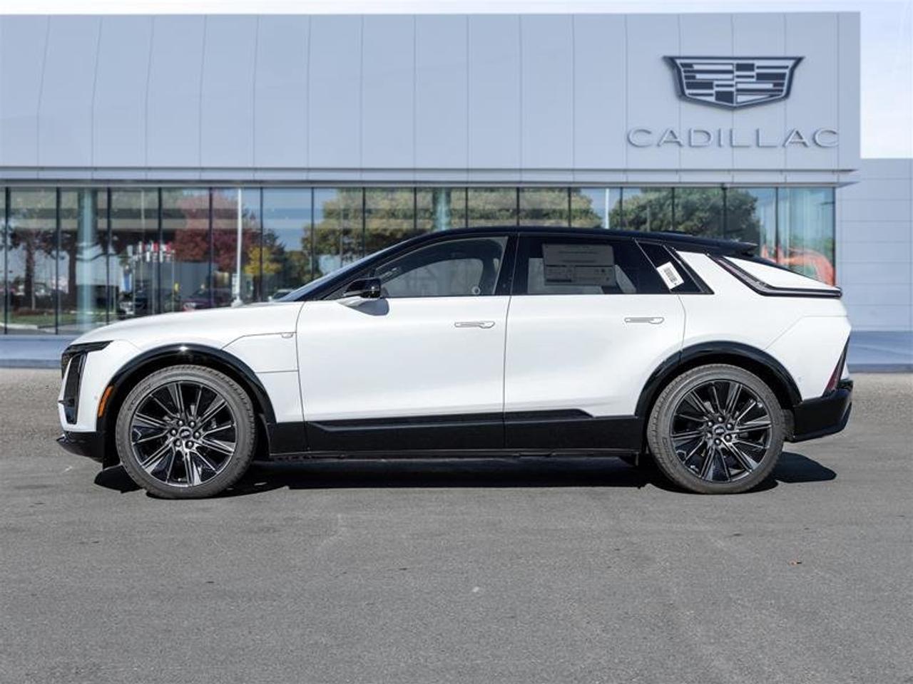 2027 Cadillac LYRIQ Signature Sport Photo2