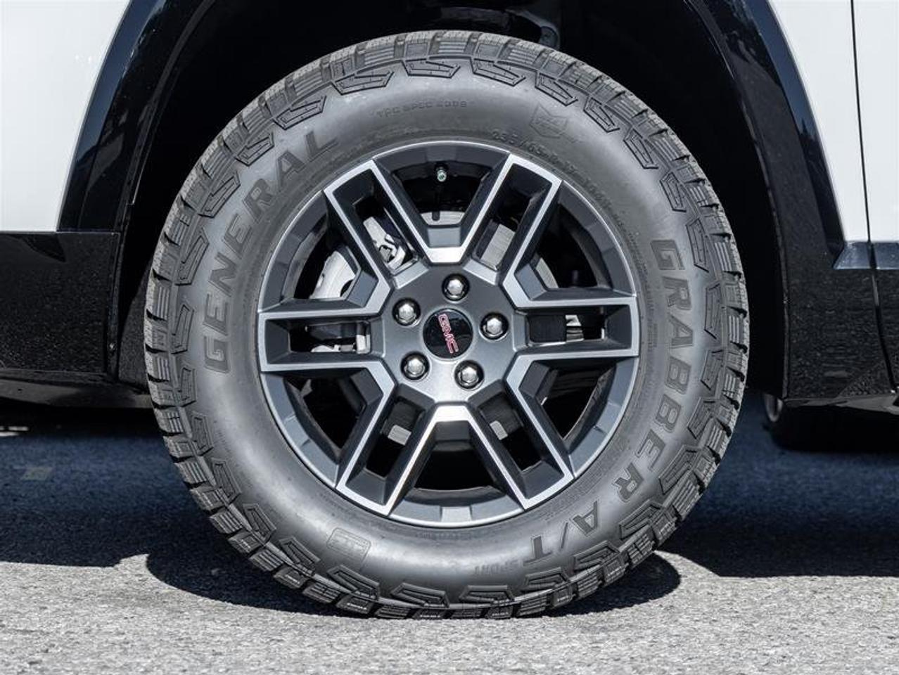 2027 GMC Terrain AT4 Photo