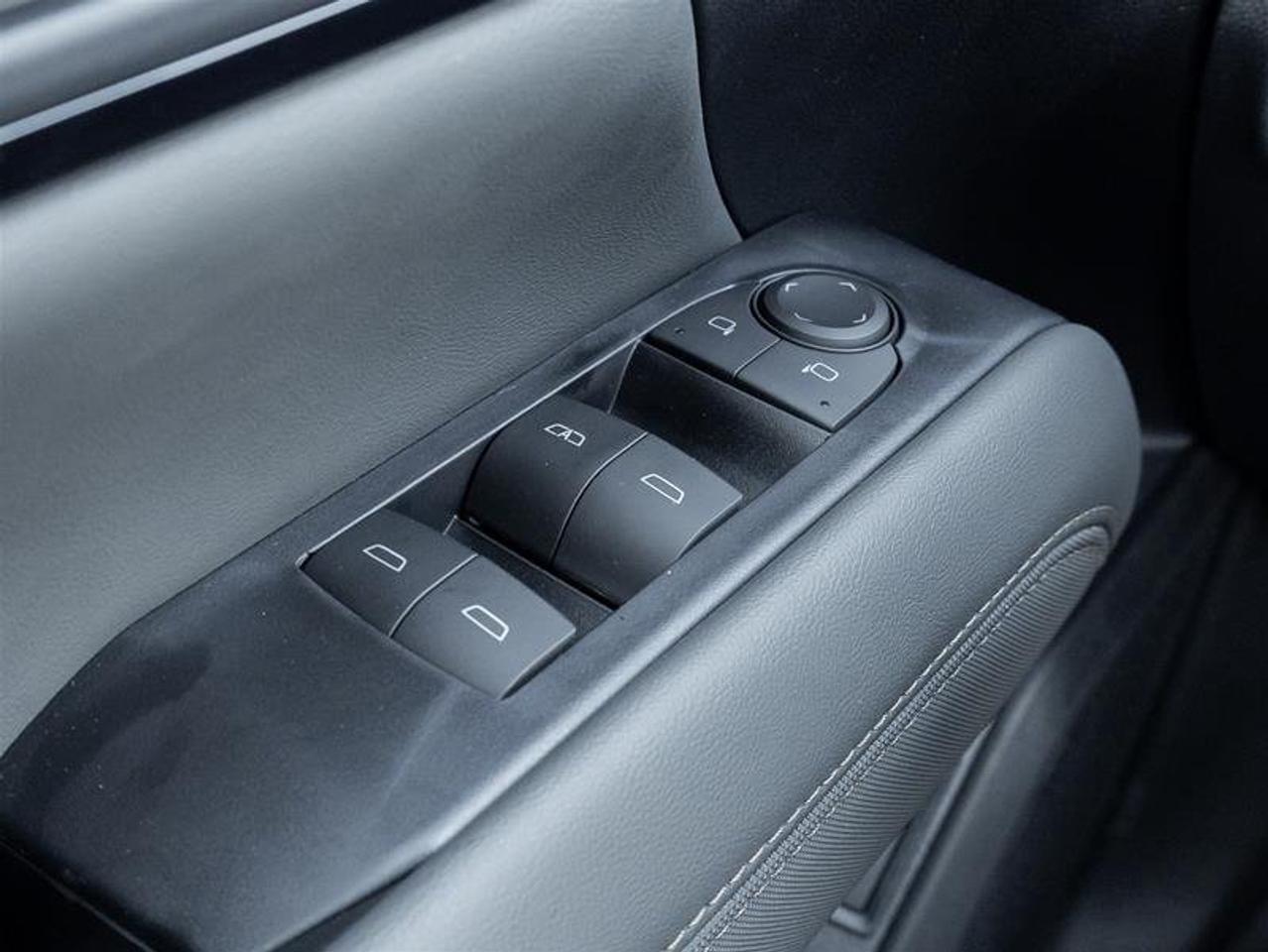 2027 GMC Terrain AT4 Photo