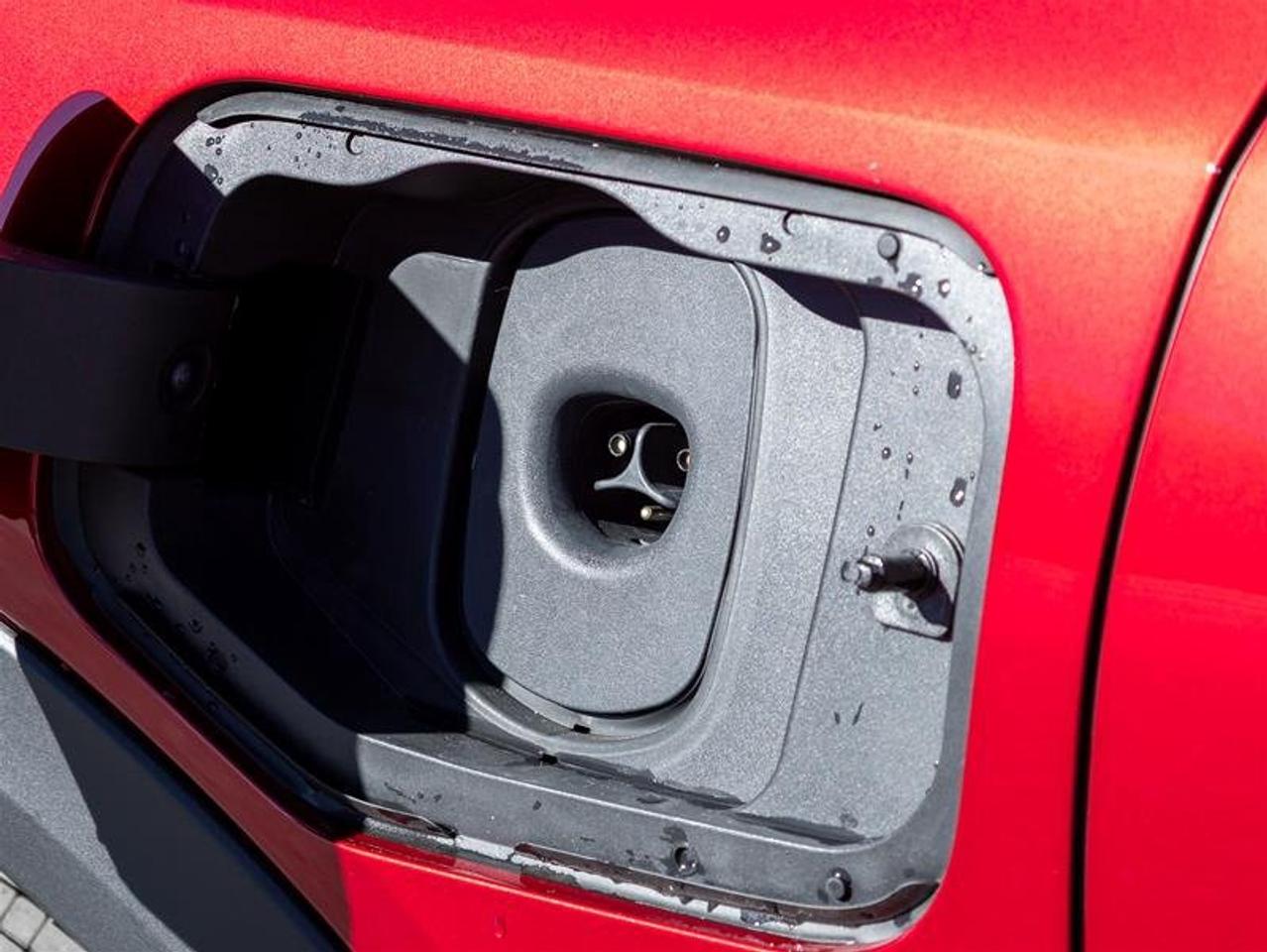 2027 Chevrolet Equinox EV LT1 Photo4