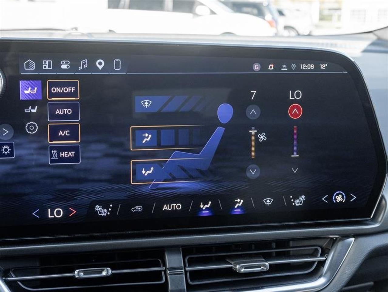2027 Chevrolet Equinox EV LT1 Photo