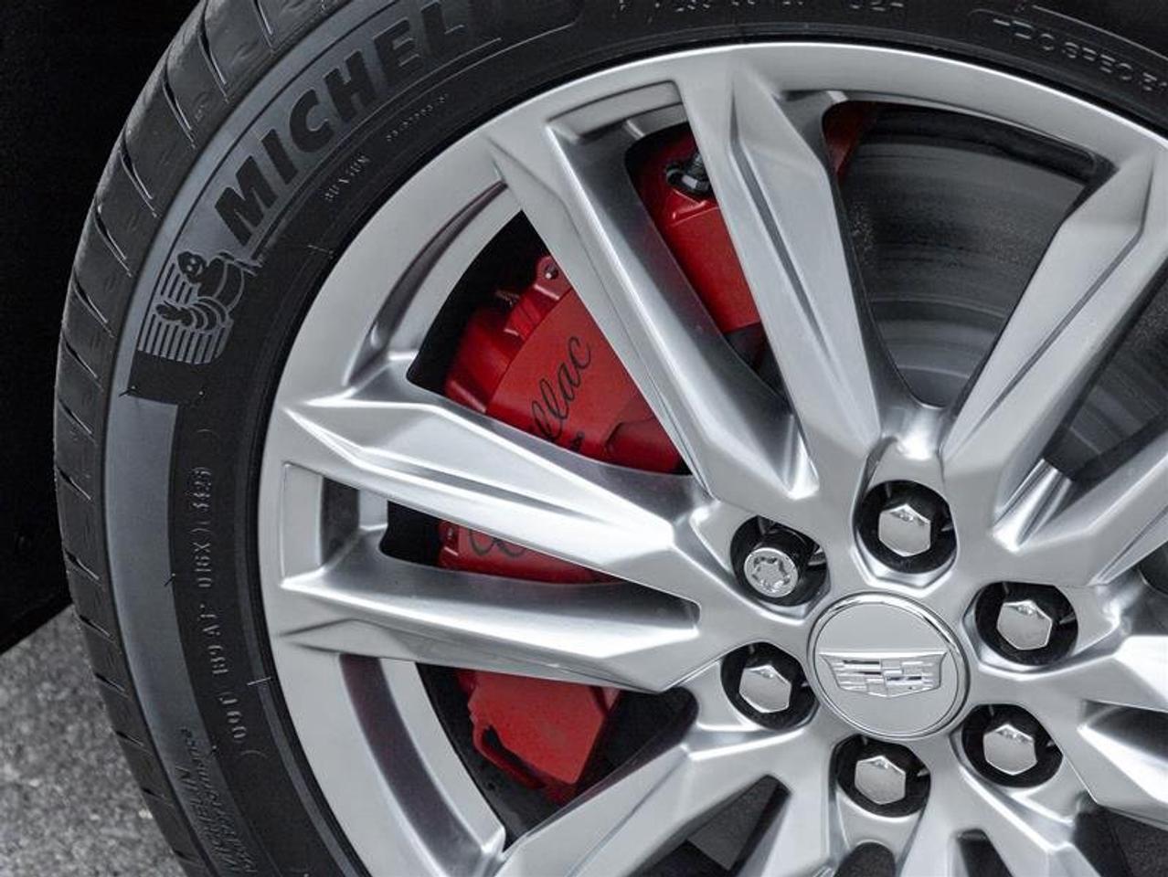 2026 Cadillac XT5 Sport Photo