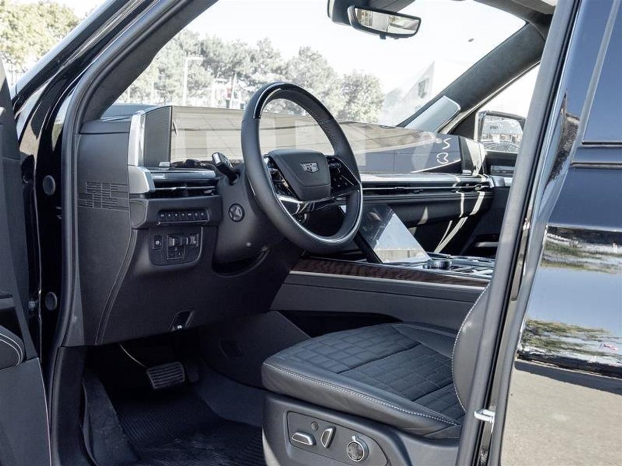 2026 Cadillac Escalade ESV Platinum Sport Photo