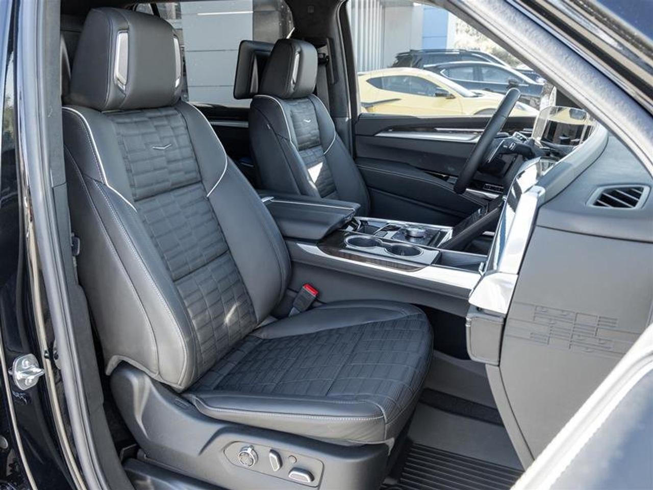 2026 Cadillac Escalade ESV Platinum Sport Photo