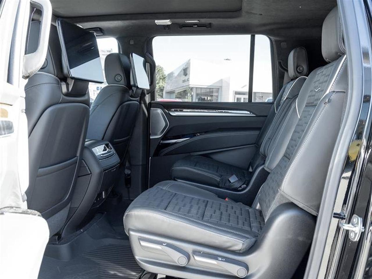 2026 Cadillac Escalade ESV Platinum Sport Photo