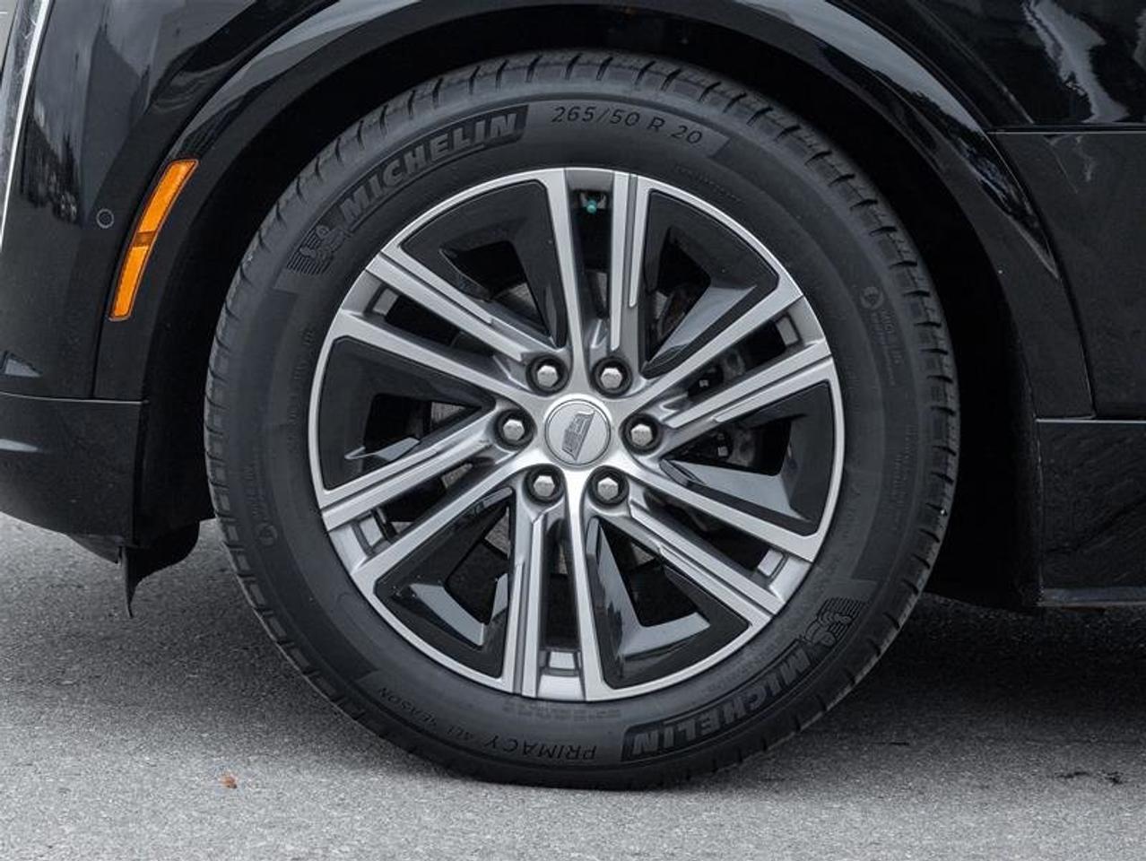 2023 Cadillac LYRIQ Luxury RWD Photo3