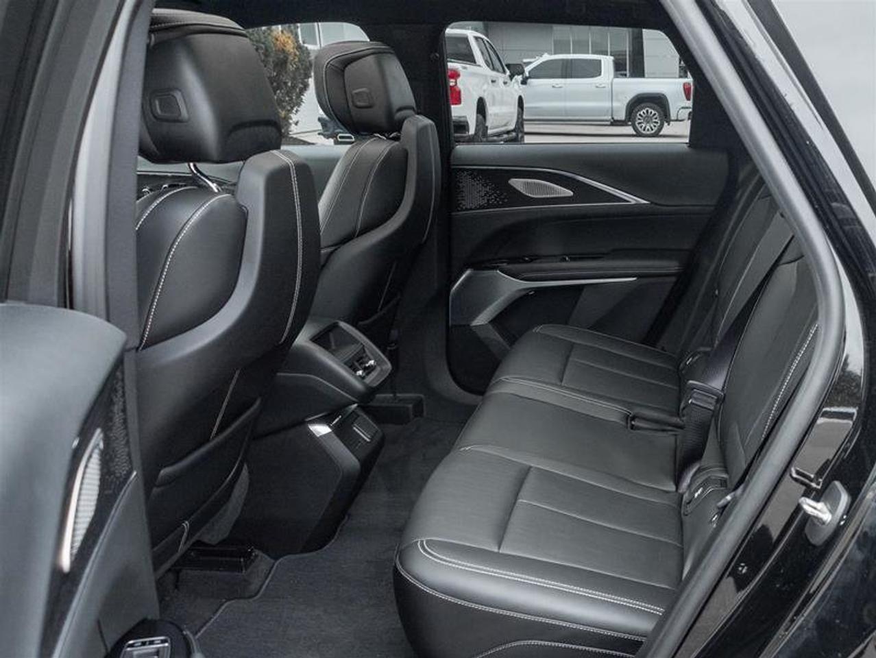 2023 Cadillac LYRIQ Luxury RWD Photo