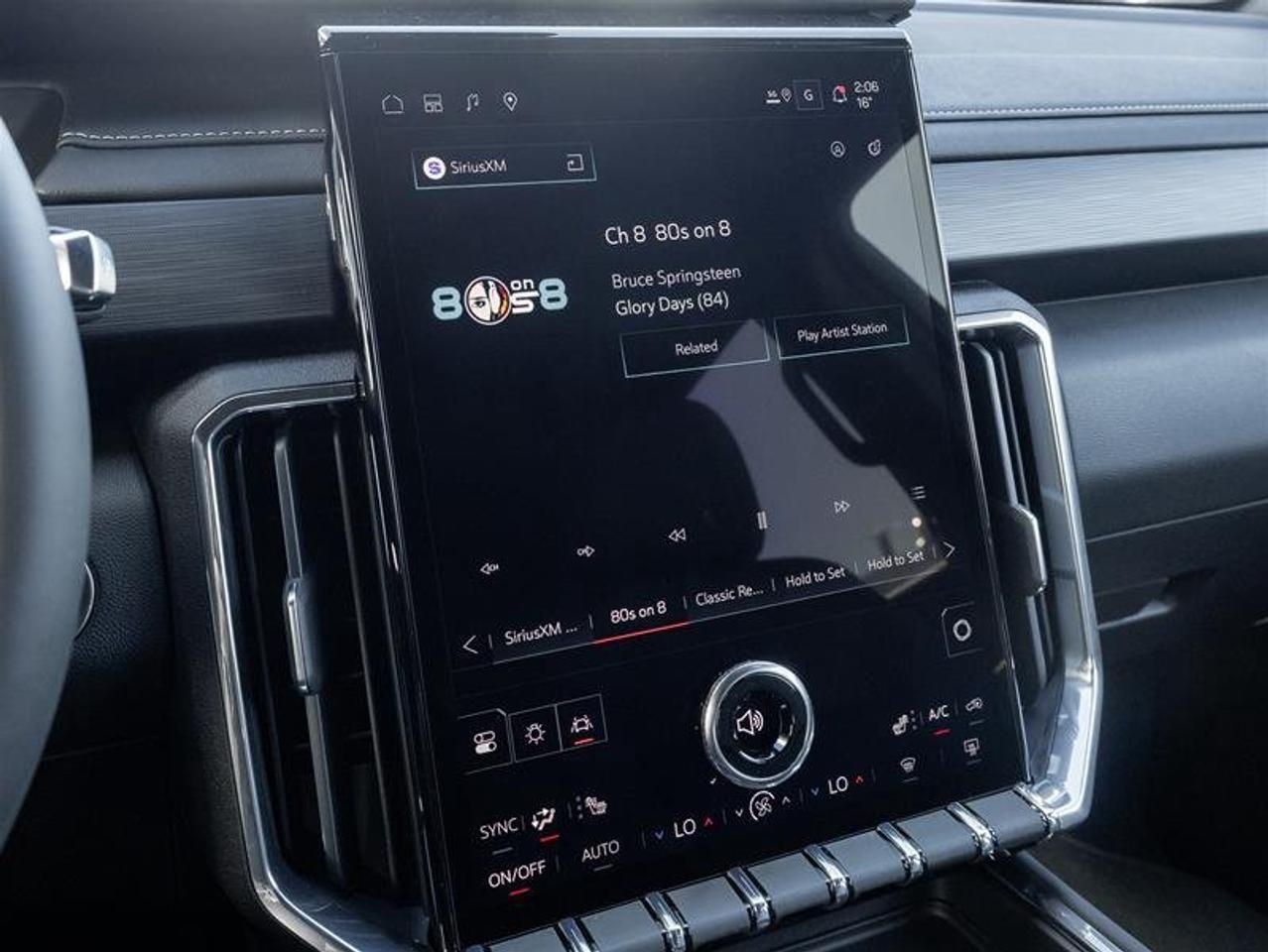 2027 GMC Acadia ELEVATION Photo