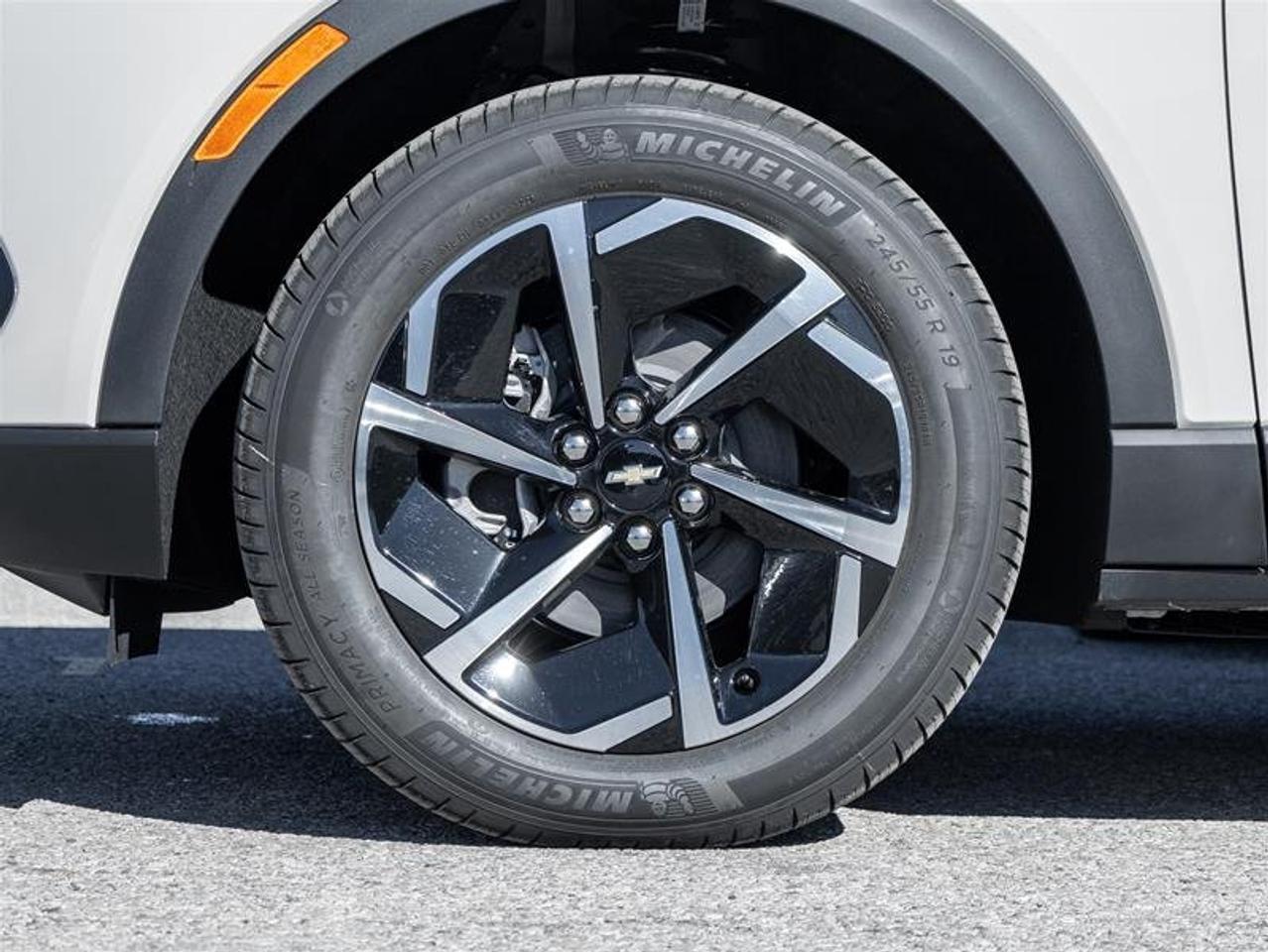 2027 Chevrolet Equinox EV LT1 Photo3