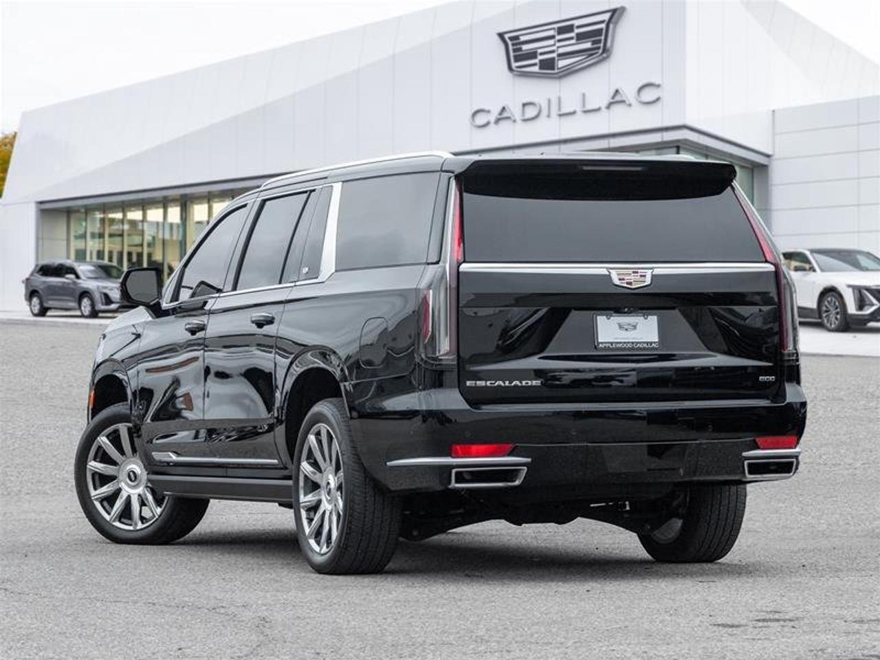 2023 Cadillac Escalade ESV Premium Luxury Platinum Photo4