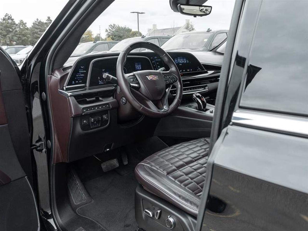 2023 Cadillac Escalade ESV Premium Luxury Platinum Photo
