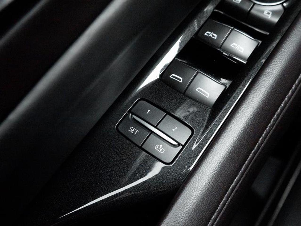 2023 Cadillac Escalade ESV Premium Luxury Platinum Photo