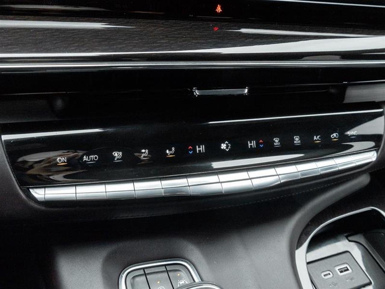 2023 Cadillac Escalade ESV Premium Luxury Platinum Photo