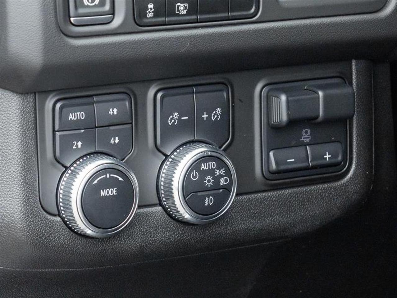 2024 GMC Yukon 4WD 4DR SLT Photo
