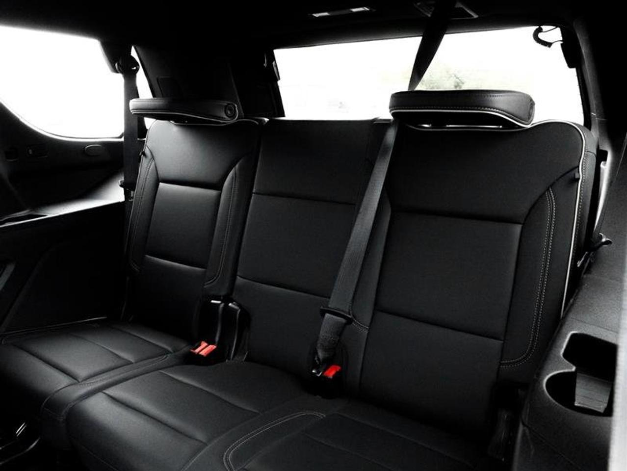 2024 GMC Yukon 4WD 4DR SLT Photo