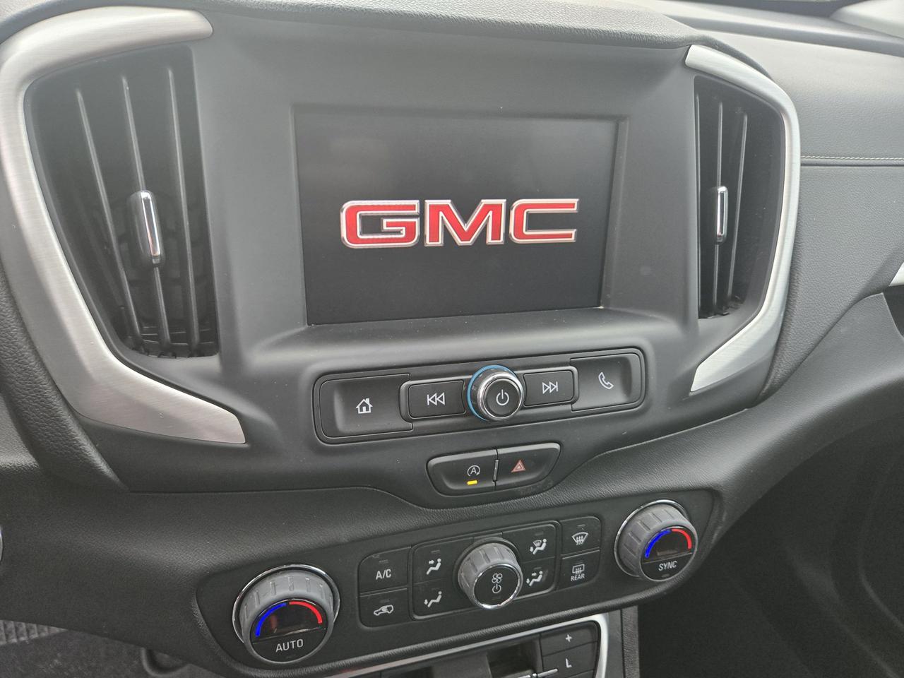 2024 GMC Terrain SLE Photo