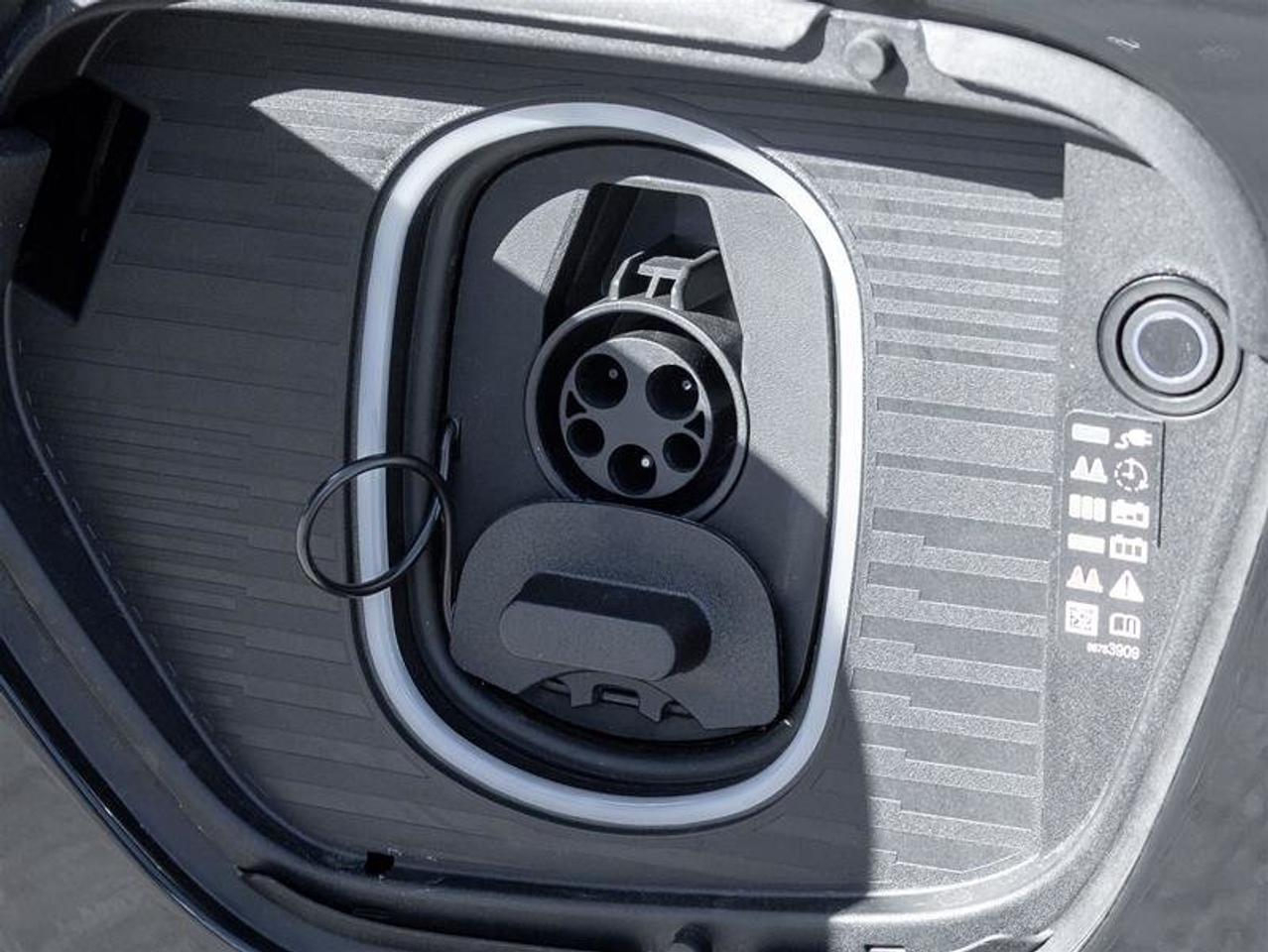 2026 Cadillac Escalade IQ Sport Photo2