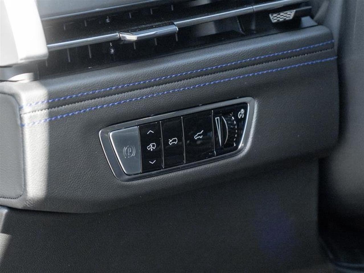 2026 Cadillac Escalade IQ Sport Photo