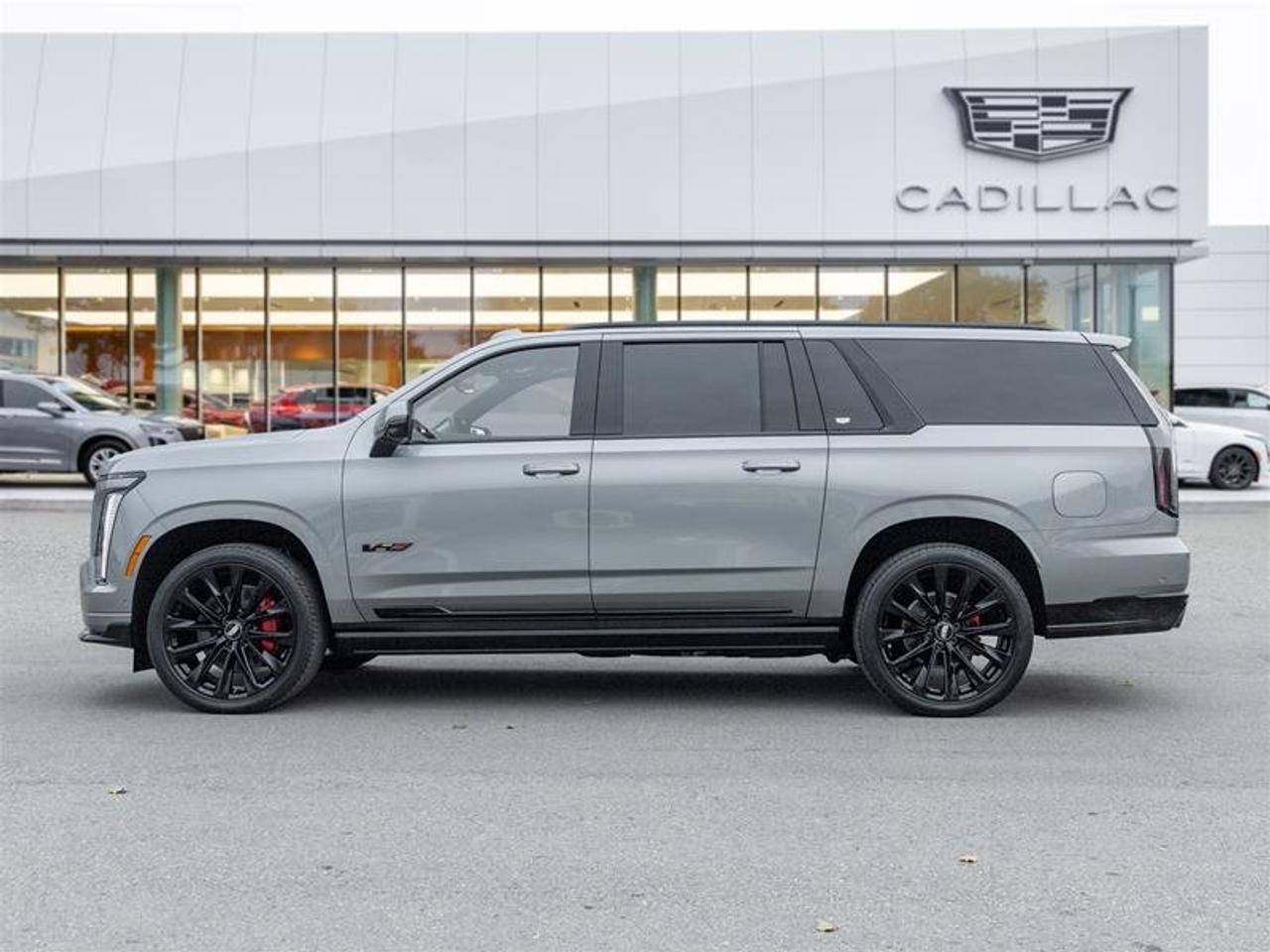 2027 Cadillac Escalade ESV V-Series Photo