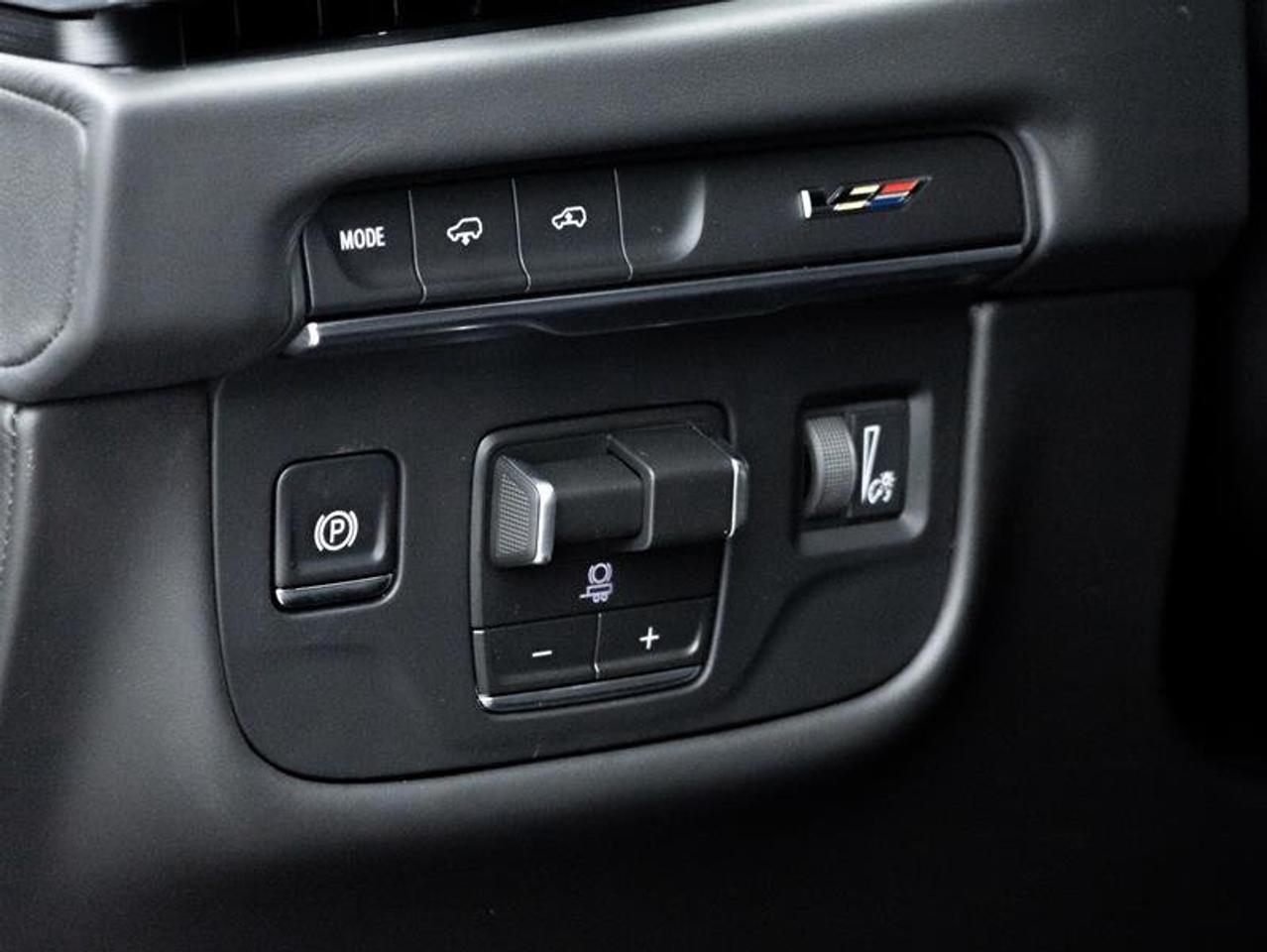 2027 Cadillac Escalade ESV V-Series Photo