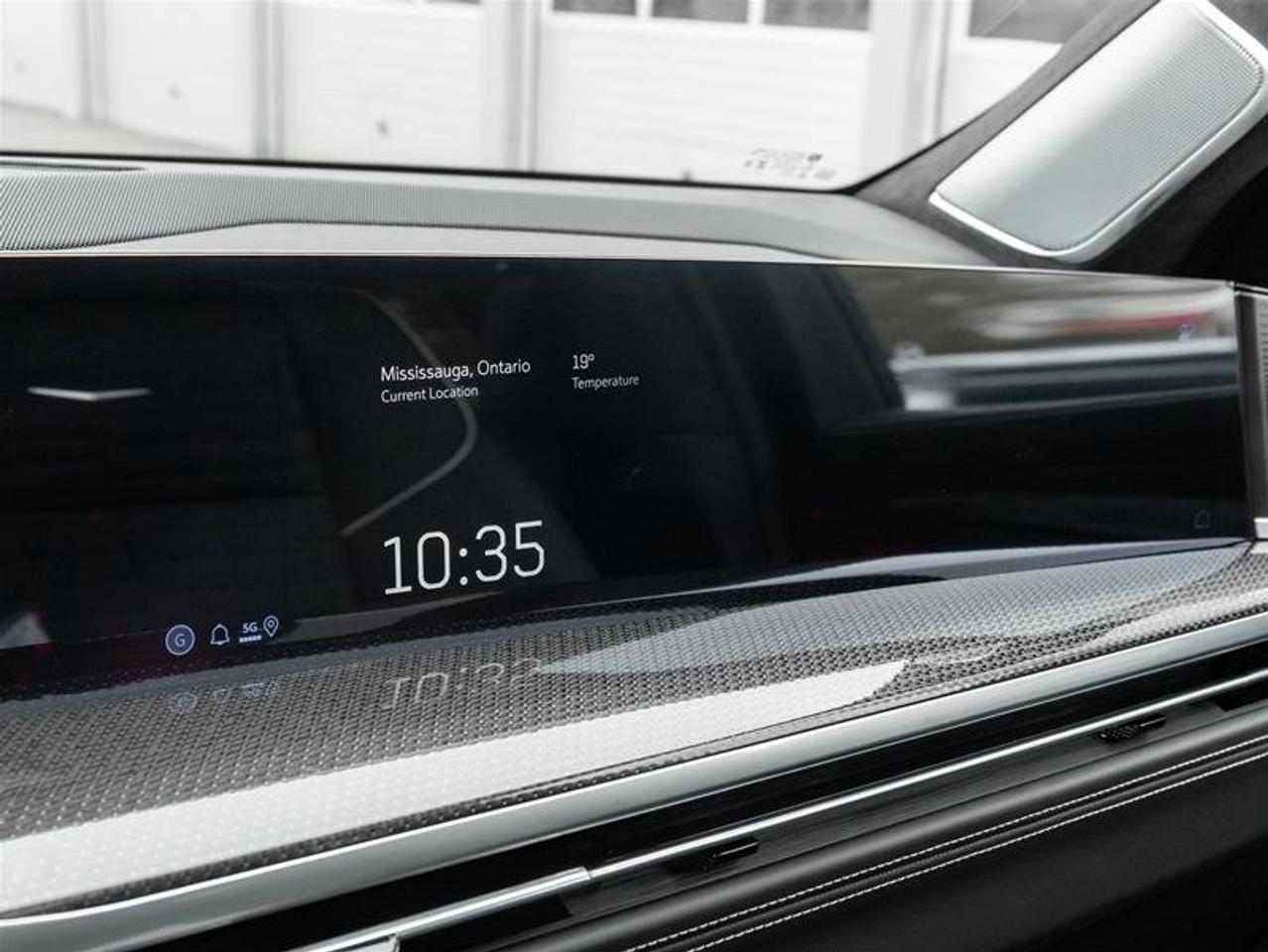 2027 Cadillac Escalade ESV V-Series Photo