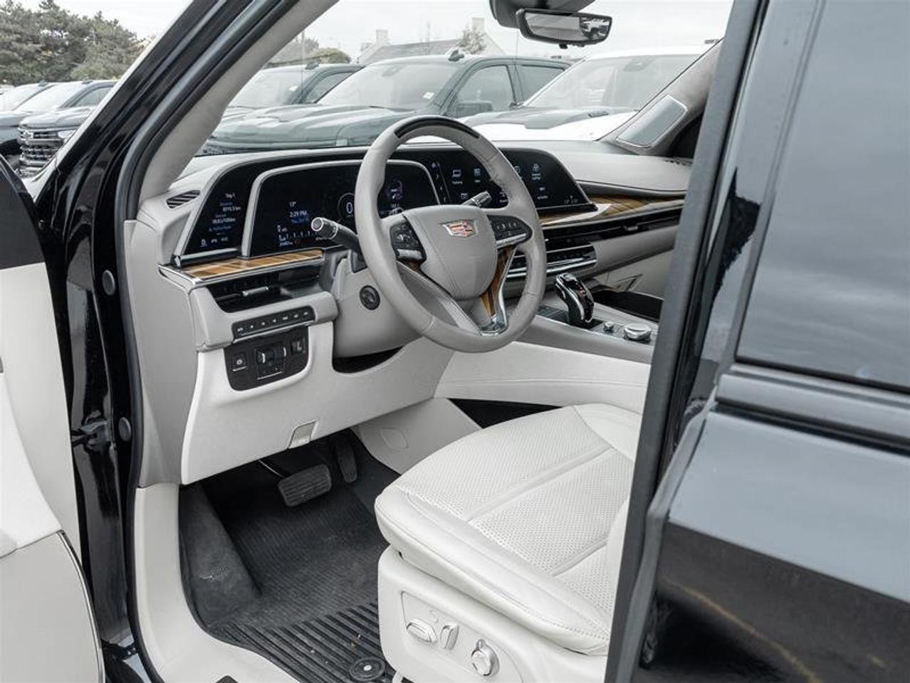 2024 Cadillac Escalade ESV 4WD Sport Platinum Photo