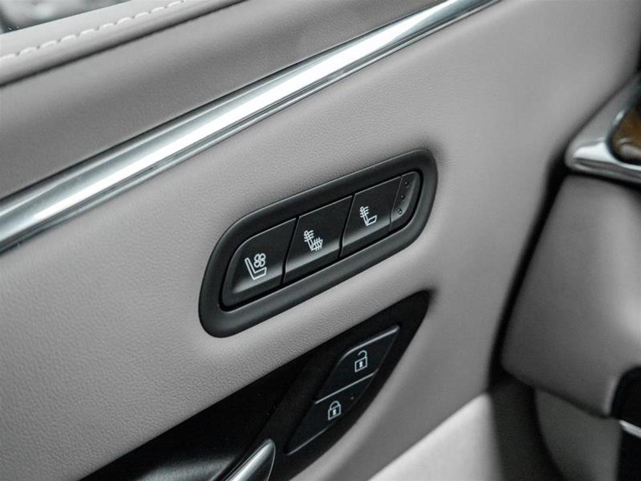 2024 Cadillac Escalade ESV 4WD Sport Platinum Photo