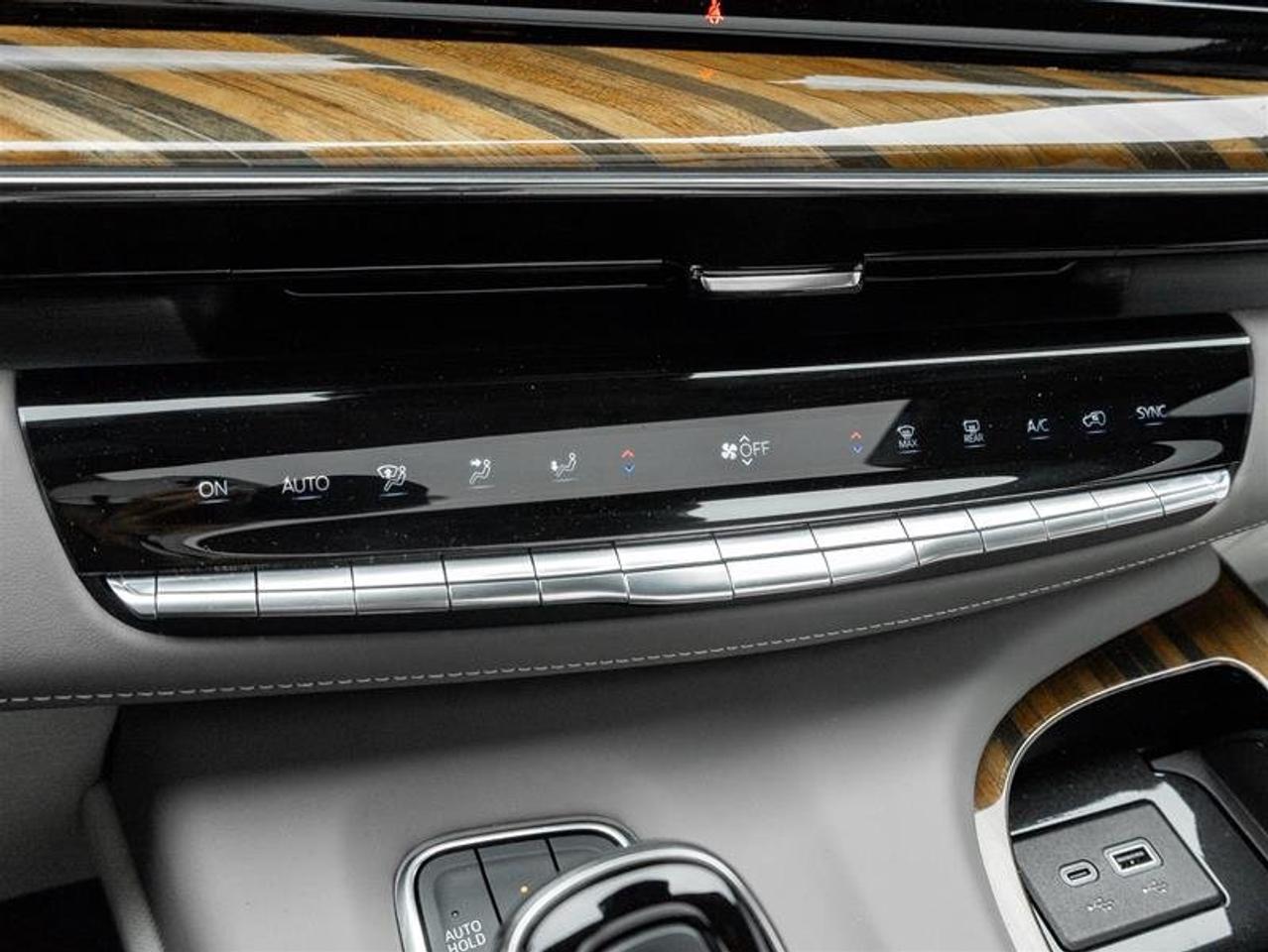 2024 Cadillac Escalade ESV 4WD Sport Platinum Photo