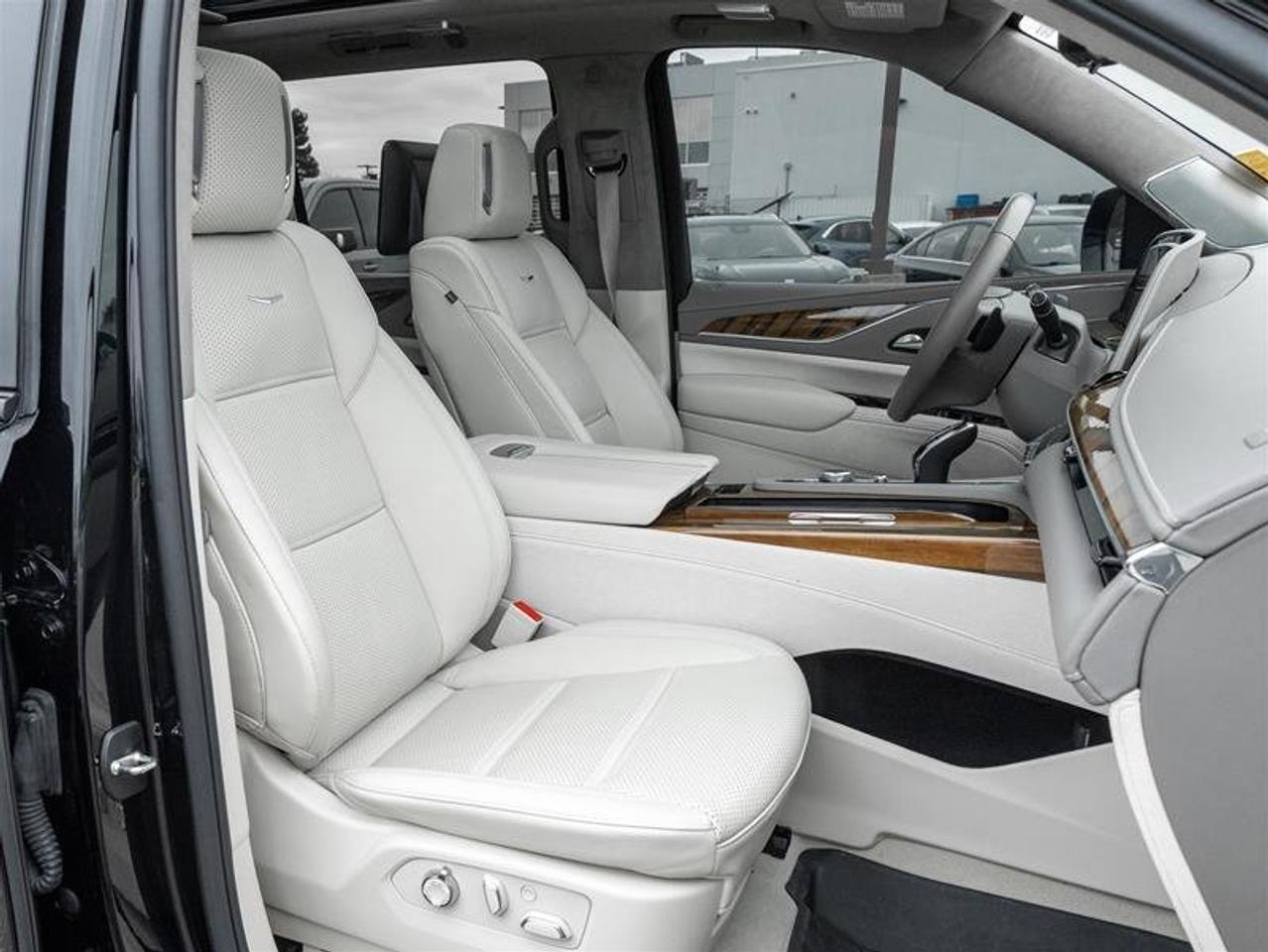 2024 Cadillac Escalade ESV 4WD Sport Platinum Photo
