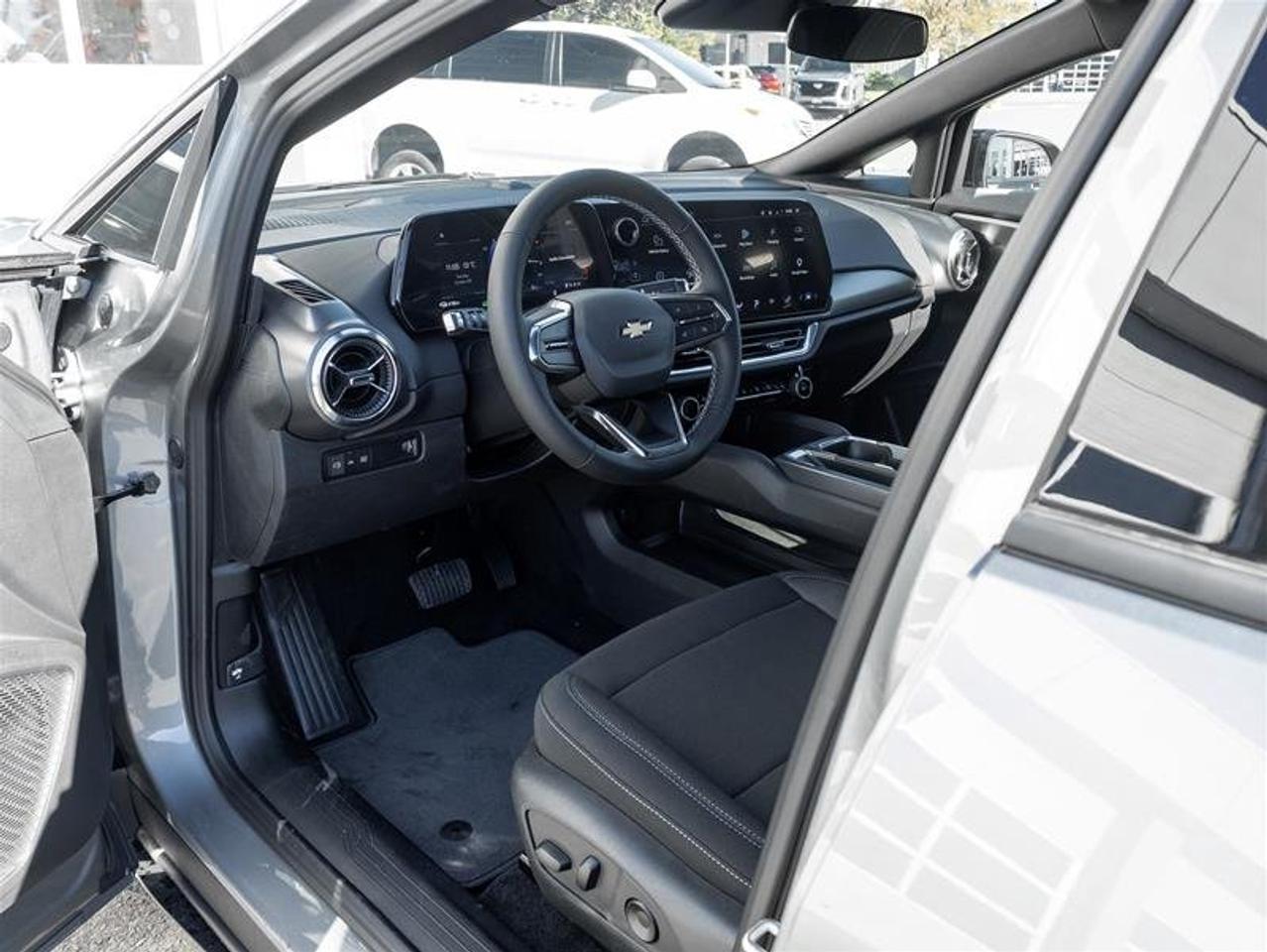 2027 Chevrolet Equinox EV LT1 Photo