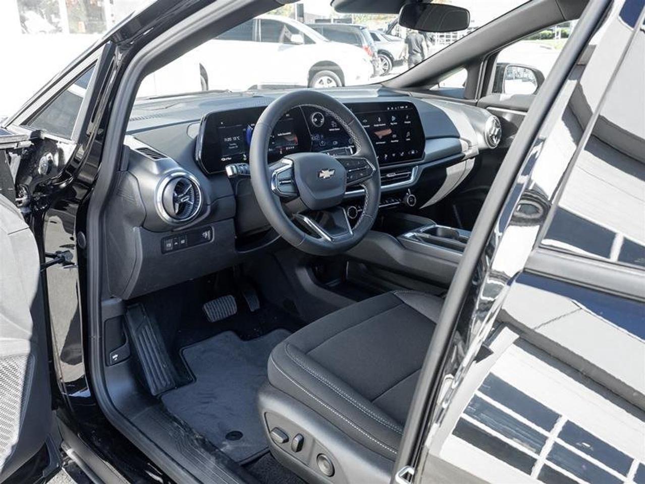 2027 Chevrolet Equinox EV LT1 Photo