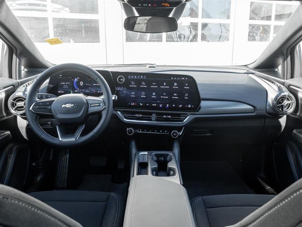 2027 Chevrolet Equinox EV LT1 Photo