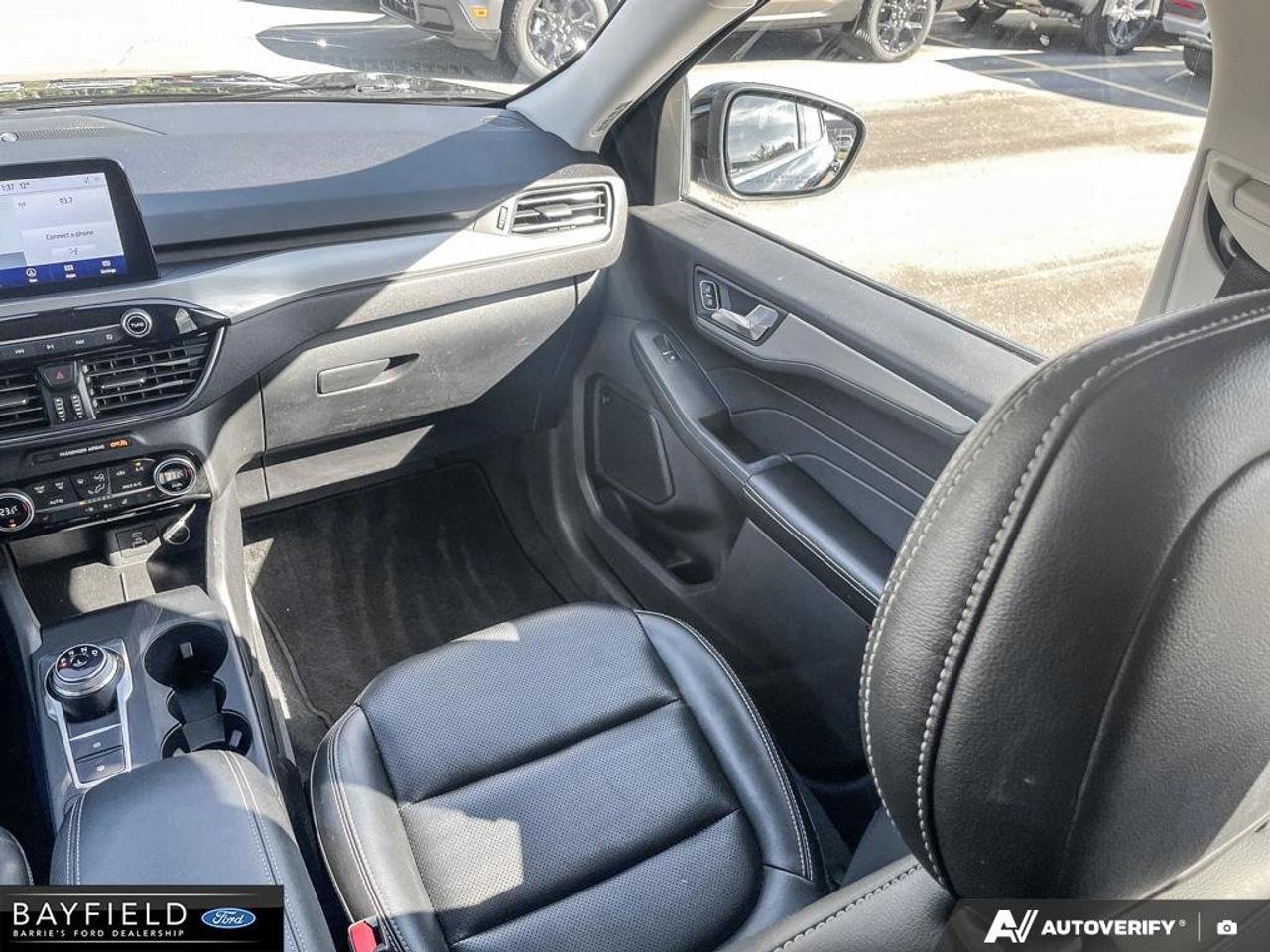 2021 Ford Escape Titanium Hybrid Photo