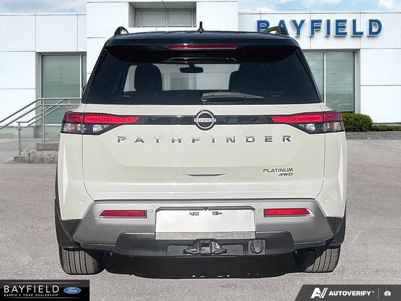 2023 Nissan Pathfinder Platinum Photo4