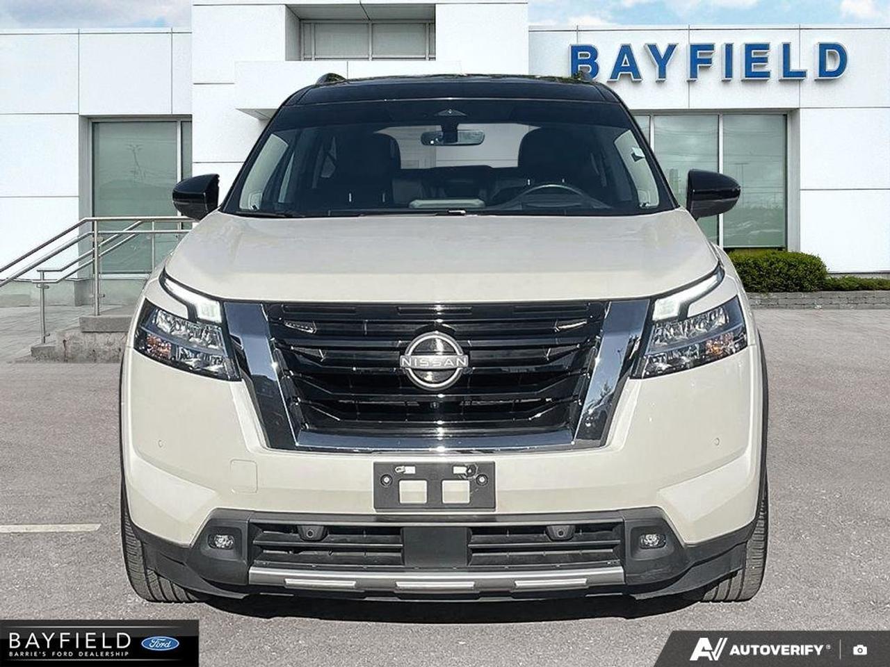 2023 Nissan Pathfinder Platinum Photo1