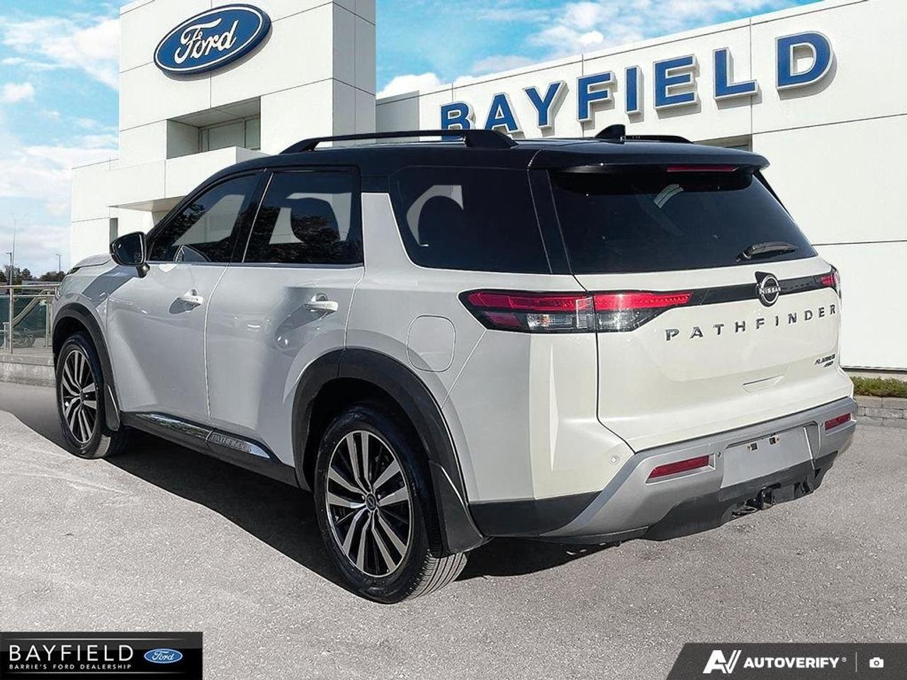 2023 Nissan Pathfinder Platinum Photo3