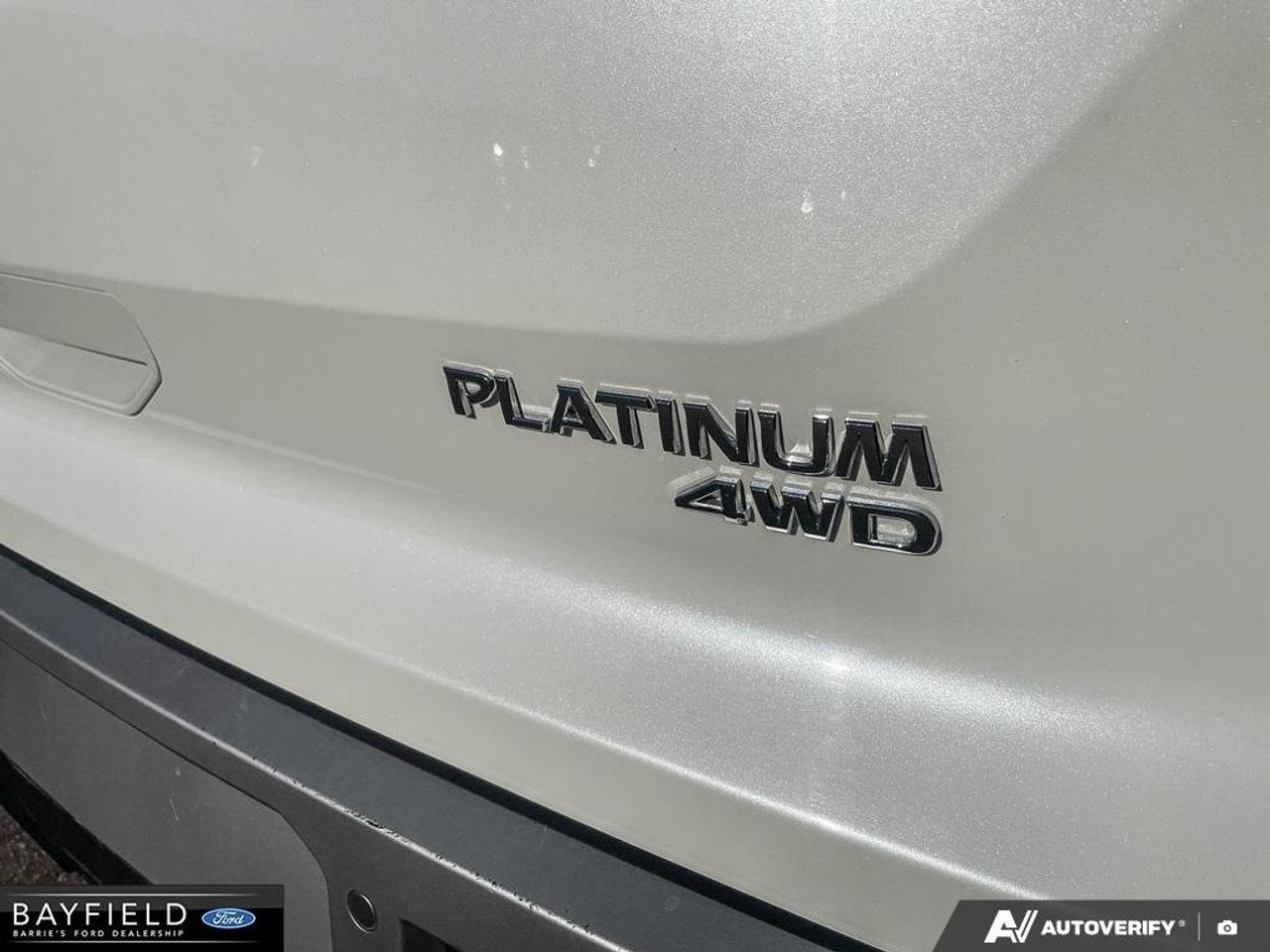2023 Nissan Pathfinder Platinum Photo