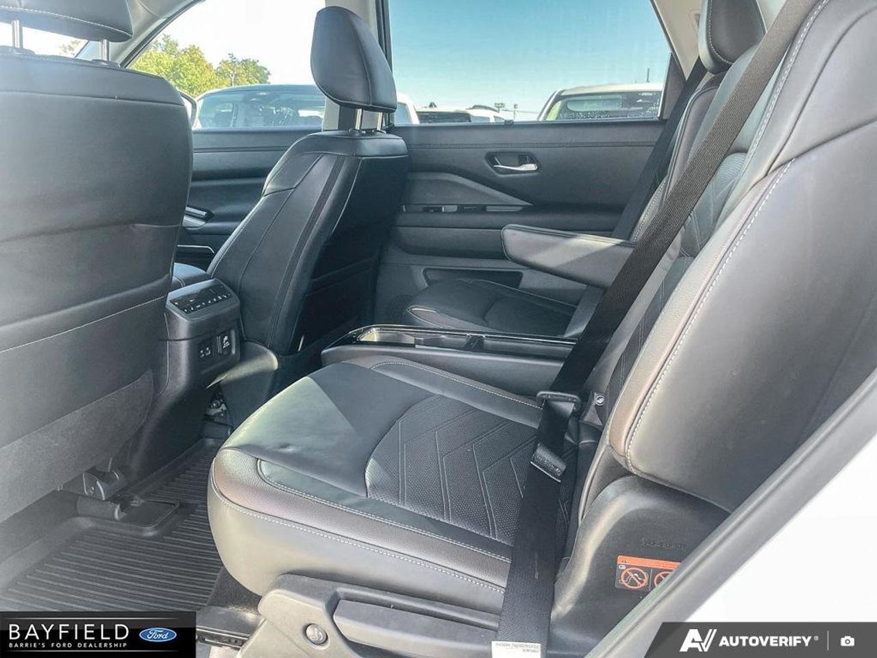 2023 Nissan Pathfinder Platinum Photo