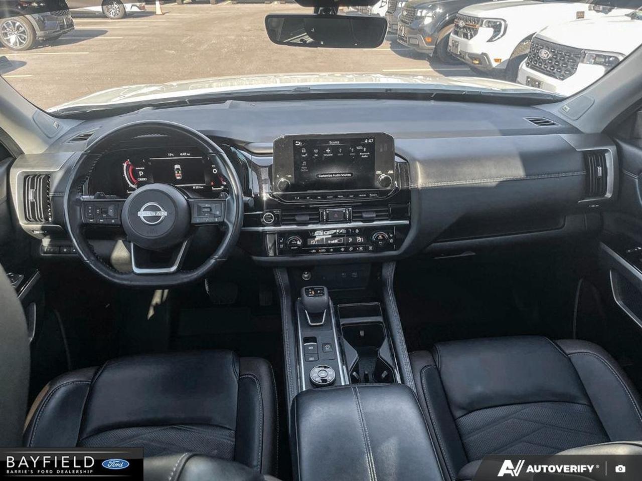 2023 Nissan Pathfinder Platinum Photo