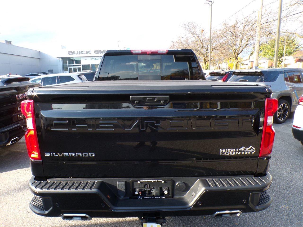 2024 Chevrolet Silverado 1500 Crew Cab Short Box 4-Wheel Drive High Country Photo3