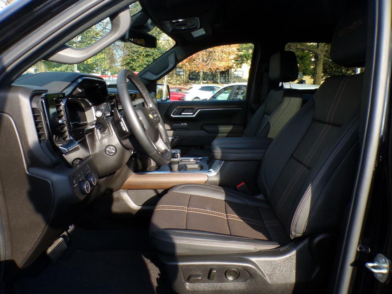 2024 Chevrolet Silverado 1500 Crew Cab Short Box 4-Wheel Drive High Country Photo
