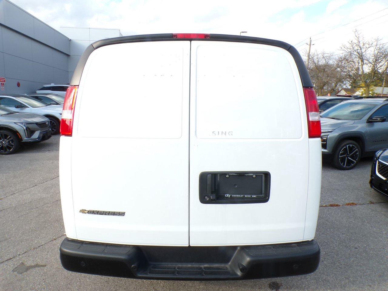 2025 Chevrolet Express Cargo Van 2500 Regular Wheelbase Rear-Wheel Drive Photo4