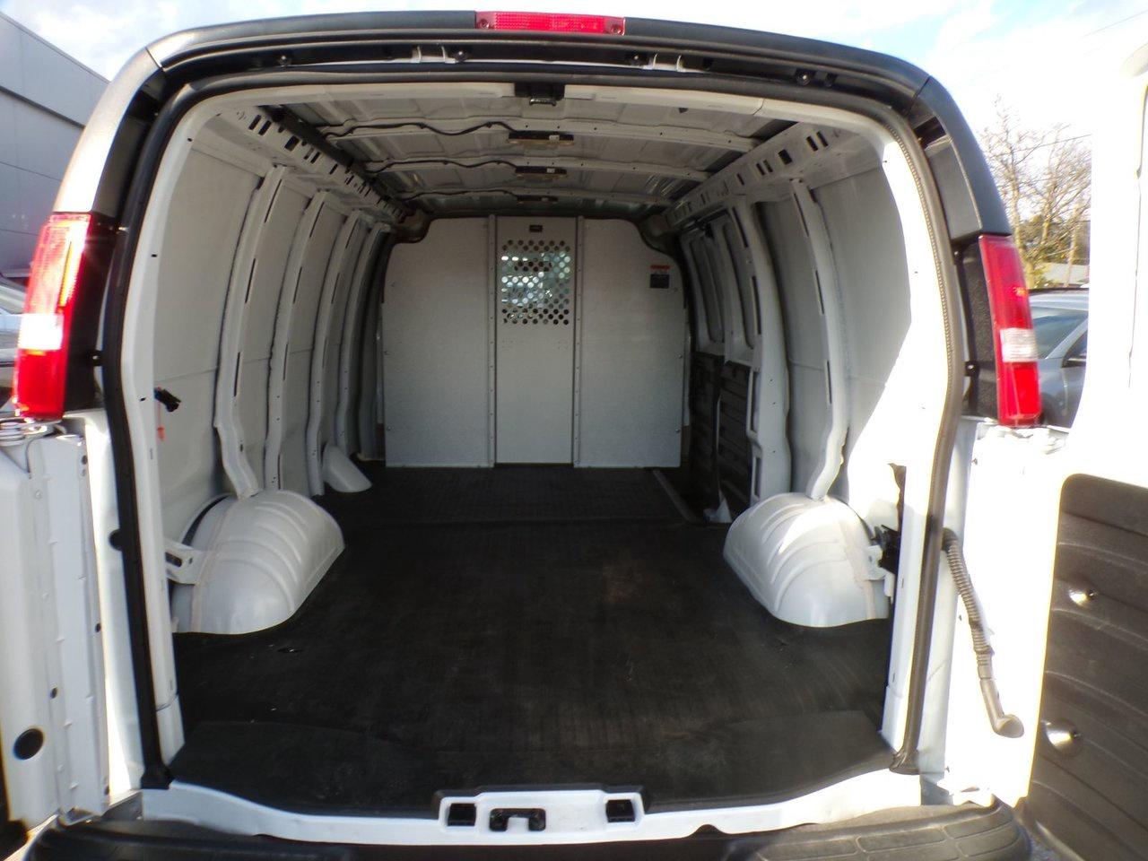 2025 Chevrolet Express Cargo Van 2500 Regular Wheelbase Rear-Wheel Drive Photo