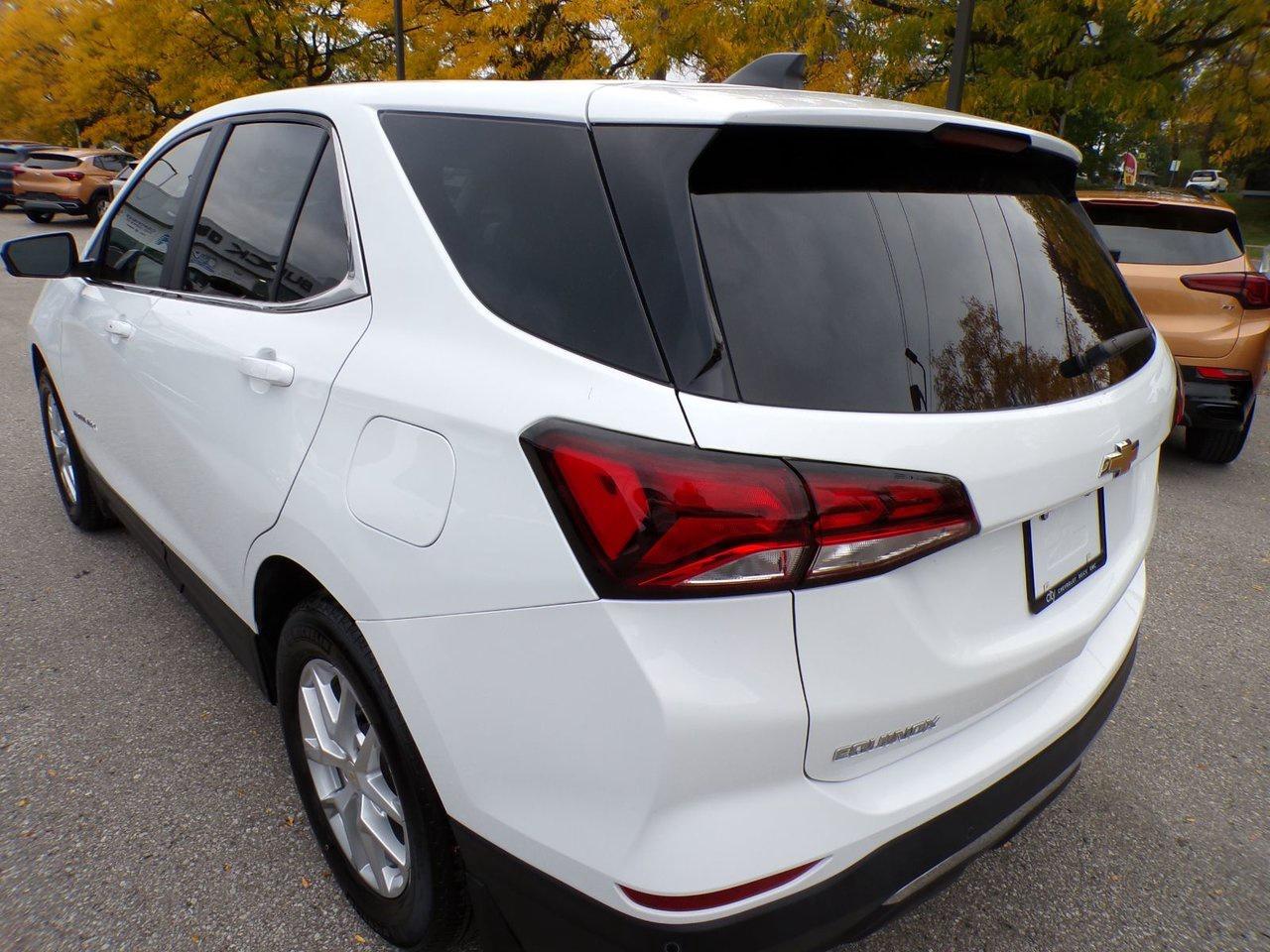 2024 Chevrolet Equinox FWD LT Photo3
