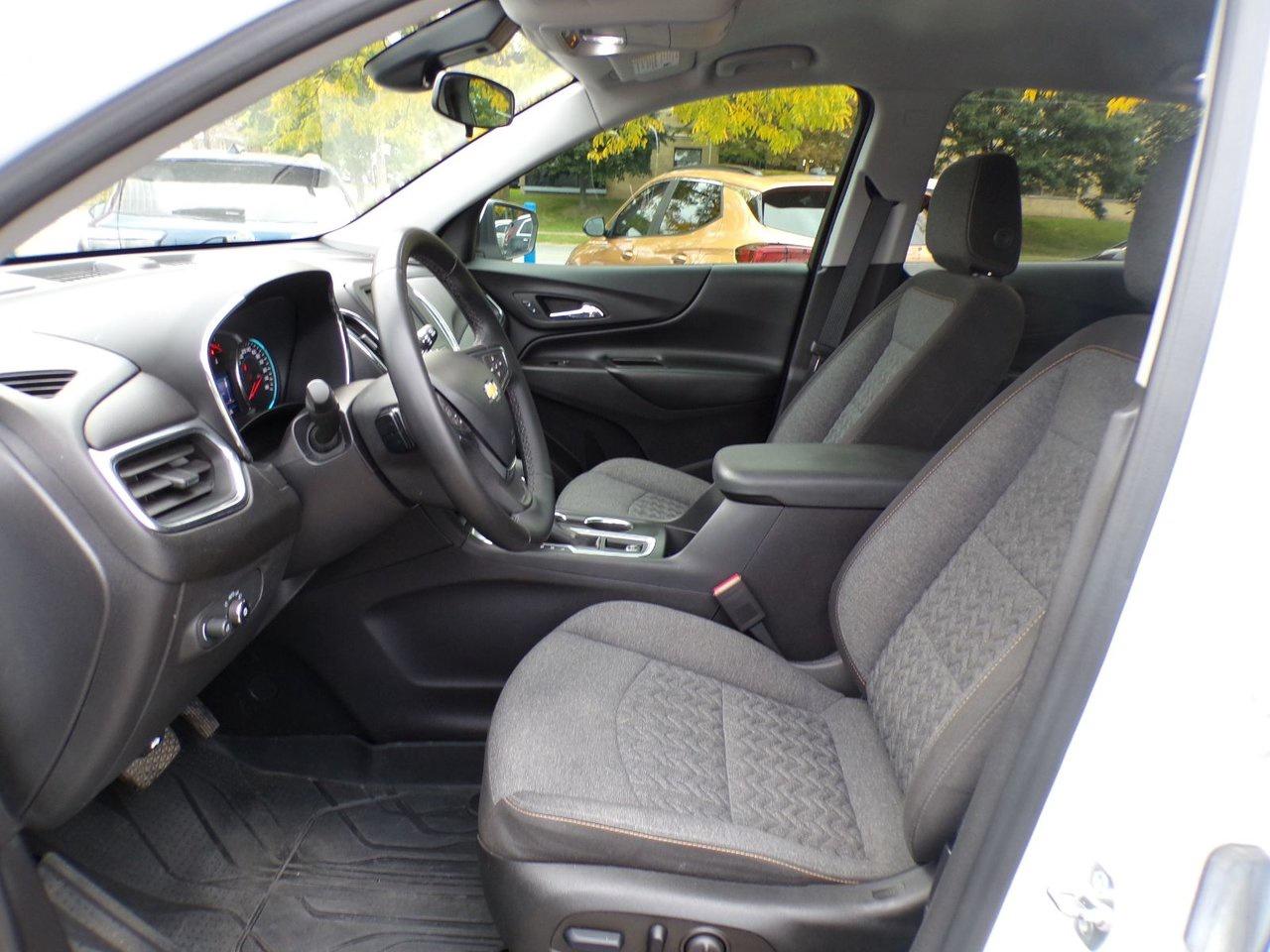 2024 Chevrolet Equinox FWD LT Photo