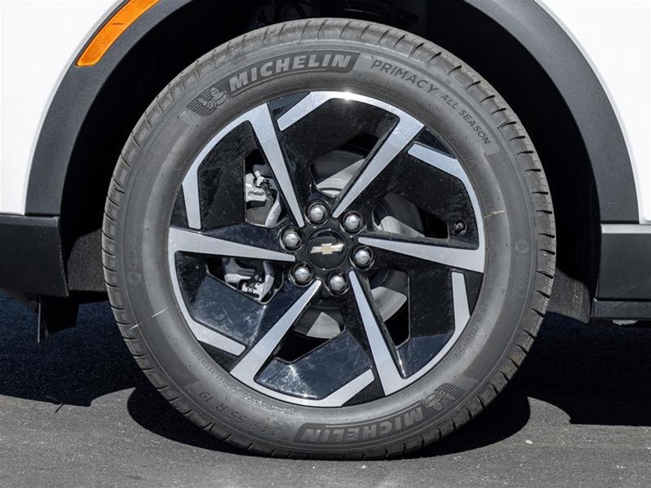 2027 Chevrolet Equinox EV LT1 Photo3