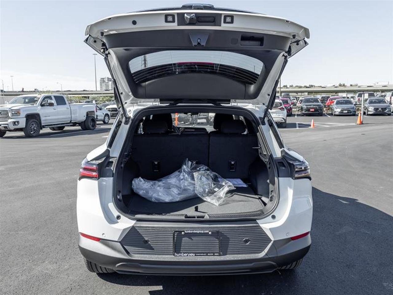 2027 Chevrolet Equinox EV LT1 Photo