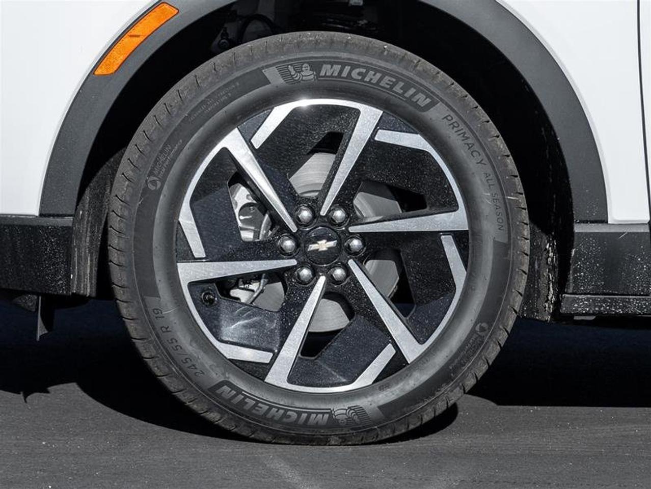 2027 Chevrolet Equinox EV LT1 Photo